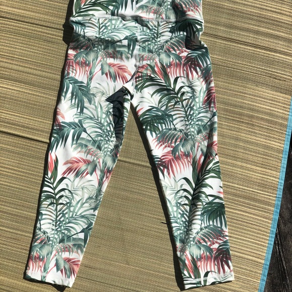 Beast Mode Tropical print Leggings size small - Picture 2 of 5
